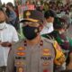 Wakapolda Jawa Timur (Jatim) Brigjen Pol Slamet Hadi Supraptoyo saat meninjau vaksinasi massal di Kecamatan Kedungpring, Kabupaten Lamongan, Kamis (29/7/2021).
