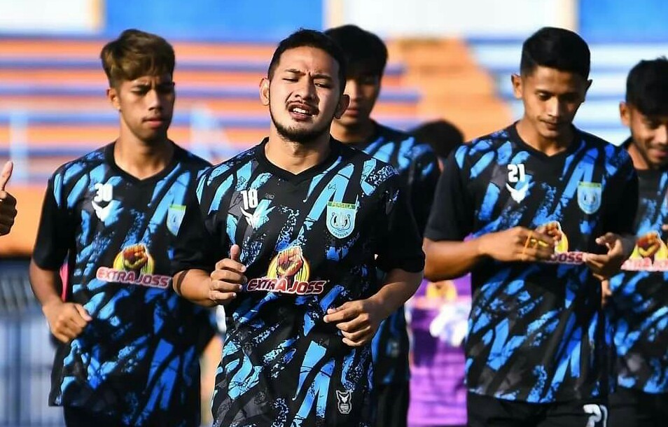 Pemain-pemain Persela Lamongan saat menjalani latihan di Stadion Surajaya Lamongan beberapa waktu lalu.