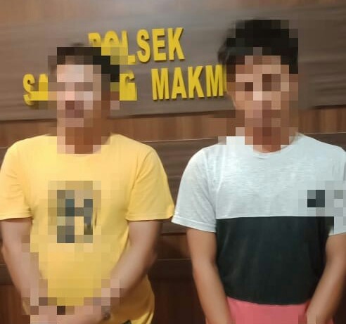 MN dan AZ dua pengedar narkoba di Desa Madurejo, diamankan Polsek Sambung Makmur, Kabupaten Banjar, Kalimantan Selatan, Senin (30/2021)./Do