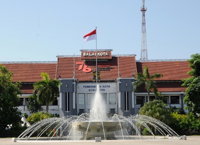SUASANA BALAI KOTA: Upacara Peringatan HUT ke-76 RI 17 Agustus 2021 di Balai Kota Surabaya akan digelar virtual. Foto/IST/Portalsurabaya.com