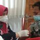 Warga Kecamatan Balongpanggang menjalani vaksinasi di RS Wates Husada beberapa waktu lalu./ Foto Istimewa