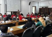 Direksi Perumda Tirta Kanjuruhan dan Anggota DPRD Kabupaten Malang saat beraudiensi dengan DPD LIRA Malang Raya. / Foto: Imron Haqiqi.