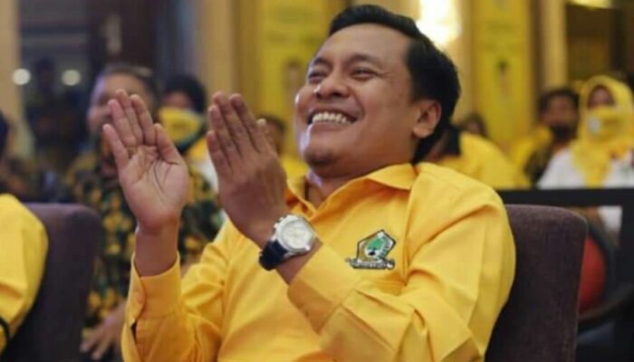 Dua Tahun Bersama Rakyat, Buku Biografi Ketua Fraksi Golkar DPRD Surabaya