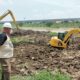 Sejumlah excavator dikerahkan untuk pengerukan Kali Lamong di Desa Morowudi Kecamatan Cerme, Gresik, Senin (8/11/2021)./Foto: Bram