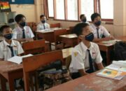 Meski Covid-19 melandai, pembelajaran tatap muda di Kabupaten Gresik masih 50 persen./ Foto: Bram