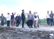 Reaksi Cepat Bupati Gresik Perbaiki Jalan Rusak Akibat Banjir Kali Lamong
