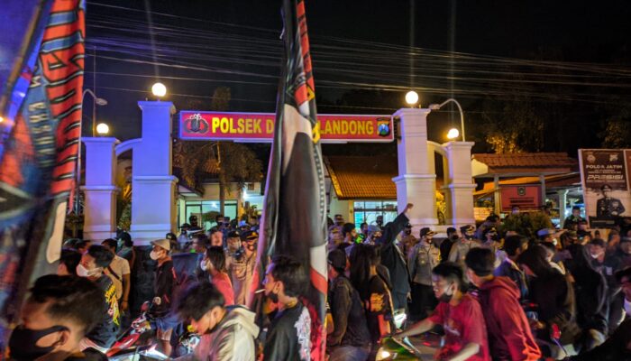 Pertanyakan Kasus Penganiayaan, Ratusan Pesilat Geruduk Kantor Polisi di Mojokerto