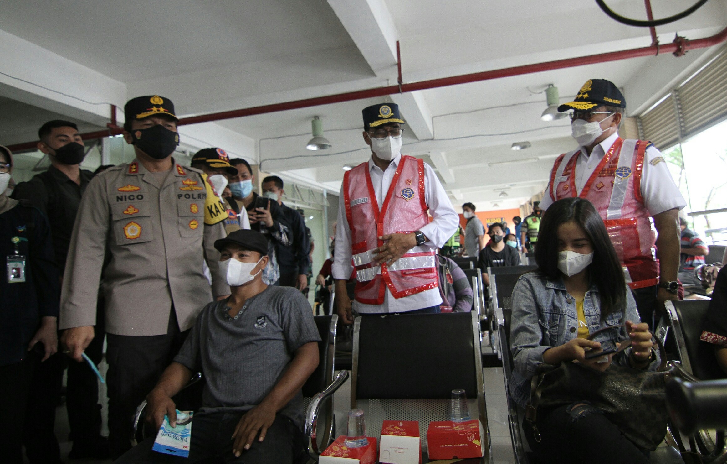 Menteri Perhubungan Budi Karya Sumadi melakukan kunjungan kerja ke Surabaya, Minggu (26/12/2021)./Foto: Bram