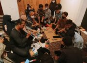 Puluhan Siswa Disabilitas Ikuti Workshop dan Pameran Melukis Songkok di Gresik