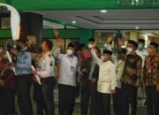 Sekjen Kemenag RI Berangkatkan Jemaah Haji Kloter 1 Embarkasi Surabaya