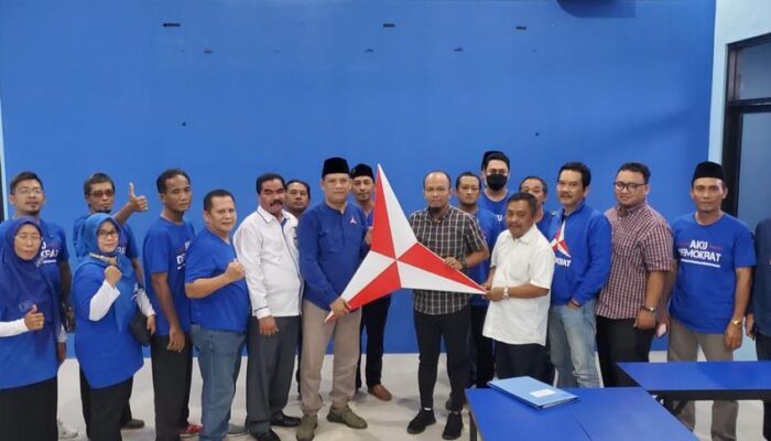 Dikawal 11 DPAC-2 Anggota Fraksi, Supriyanto Resmi Daftar Calon Ketua Demokrat Gresik