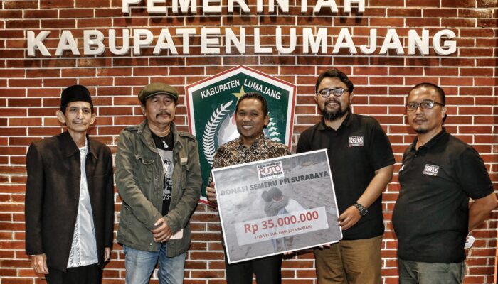 PFI Surabaya Serahkan Donasi untuk Korban Erupsi Semeru