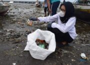 Bersih Sampah di Pesisir Suramadu, River Warrior: Sungai Tercemar Sampah Plastik