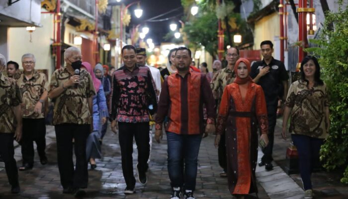 Gus Yani dan Walikota Surabaya Nikmati Nuansa Kota Tua Bandar Grissee