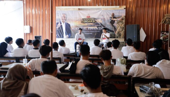 Gelorakan Semangat Ganjar Pranowo, Relawan OMG Jatim Gelar Seminar Edukasi Bertahan Hidup di Alam Bebas