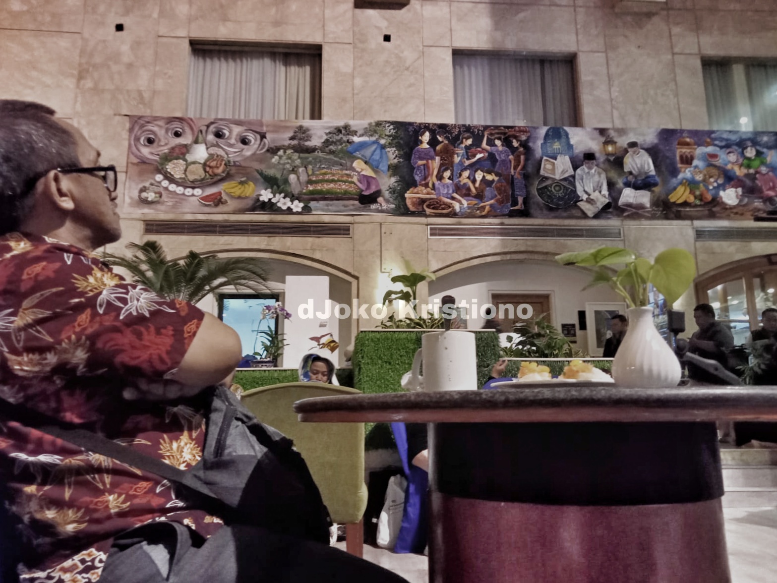 IMG 20230317 WA0025 01 - Lukisan Religi Sepanjang 1,5 Meter Semarakkan Ramadan sebuah Hotel di Surabaya