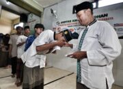 TUL 3614 01 - Wartawan Ekonomi Bisnis Didukung Korporasi Donasi ke Tiga Panti Asuhan di Surabaya