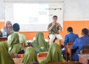 Petrokimia Gresik Mengajar, Dwi Satriyo: Motivasi Pelajar Bangun Kualitas Diri