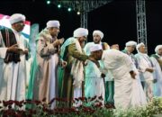 Ribuan Jamaah Hadiri Tabligh Akbar Habib Umar Bin Hafidz di Gresik