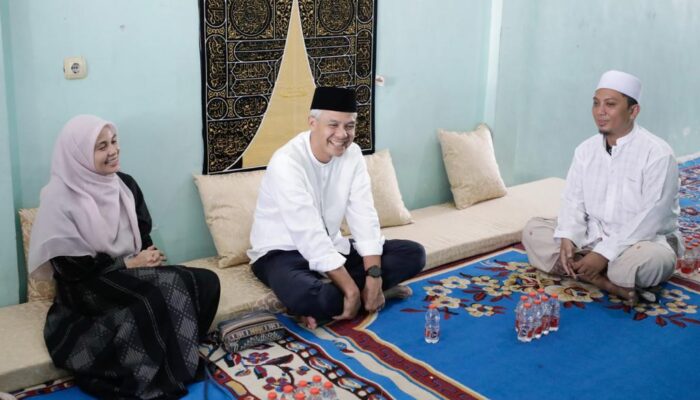 Pengurus Ponpes Darul Ubudiyah Roudhotul Muta’allimin Surabaya: Ganjar Figur Merakyat dan Ulet!