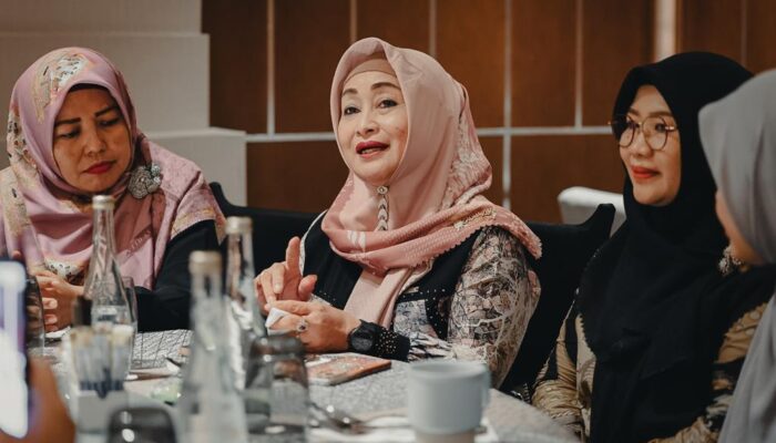 Bicara Kaum Perempuan, Istri Ganjar Pranowo Diskusi Bareng Nyai dan Ning se-Jatim di Surabaya